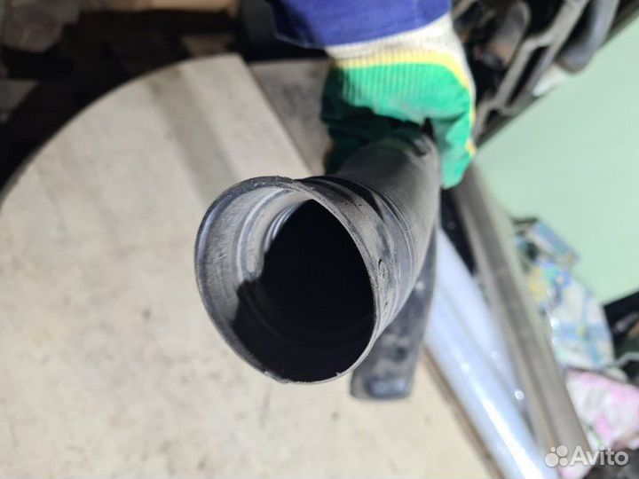 Патрубок воздушного фильтра Renault Sandero 2010