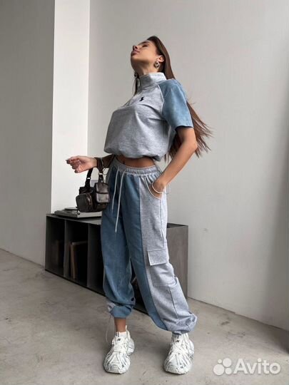 Спортивный костюм женский