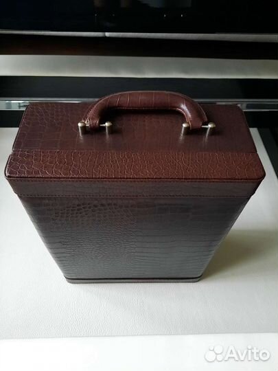 Чемодан сомелье на 2 бутылки, 2 бокала, аксессуары
