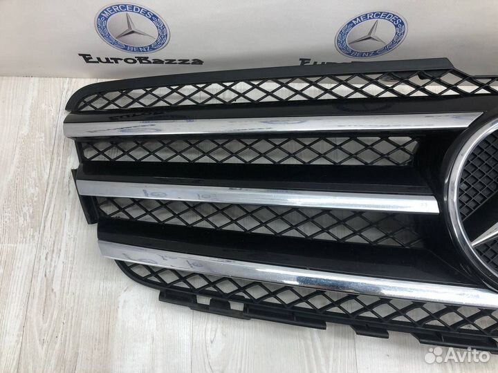 Решетка радиатора Mercedes W251