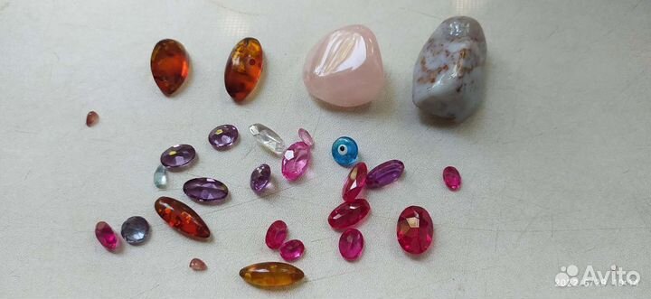 Янтарь, цитрины,корунды и др. камни