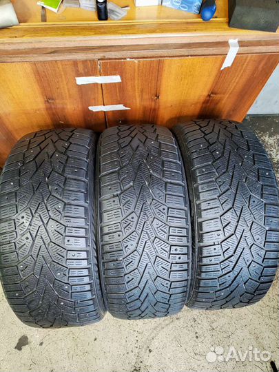 Gislaved NordFrost 100 215/50 R17 95T