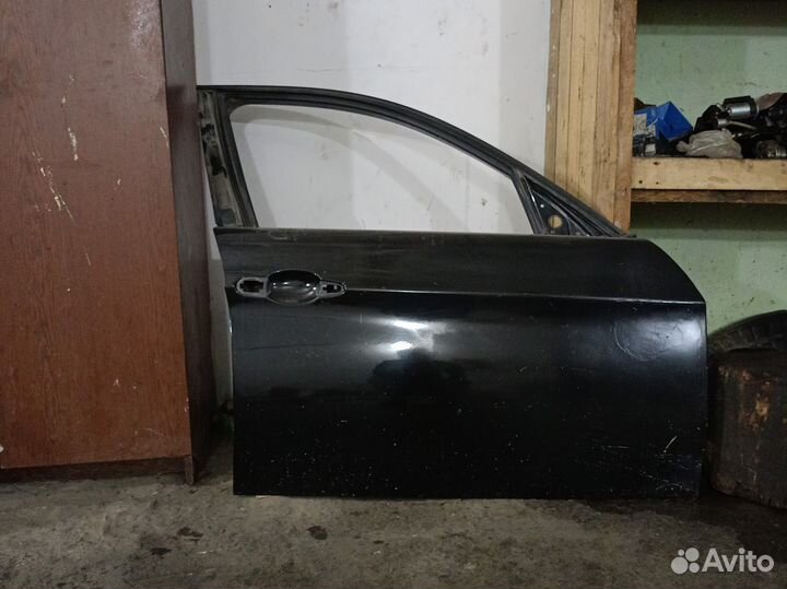 Передный правый дверь на бмв е 90 чёрный цвет