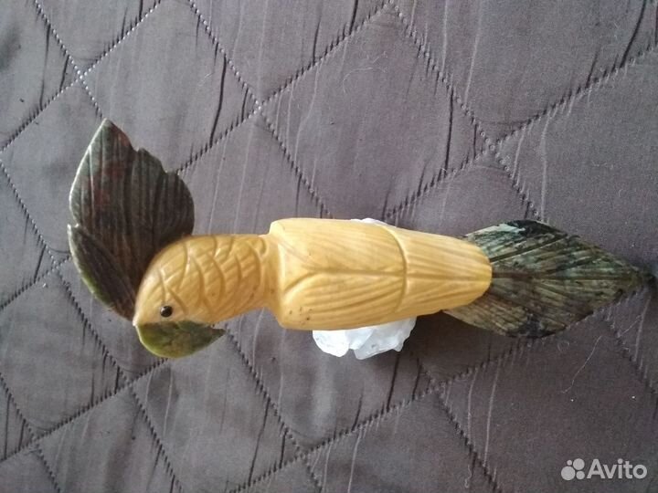 Статуэтка попугай