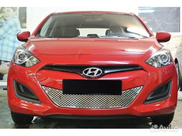 Решетка в бампер Hyundai i30 2012-2017 (новая)