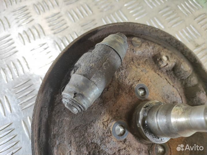 Щит опорный Audi 80/90 1986 1991