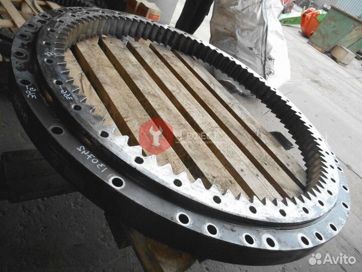 Опорно-поворотный круг Doosan DX140LC K1015198A