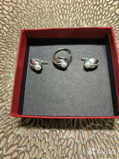 Серебряный комплект с жемчугом и фианитами