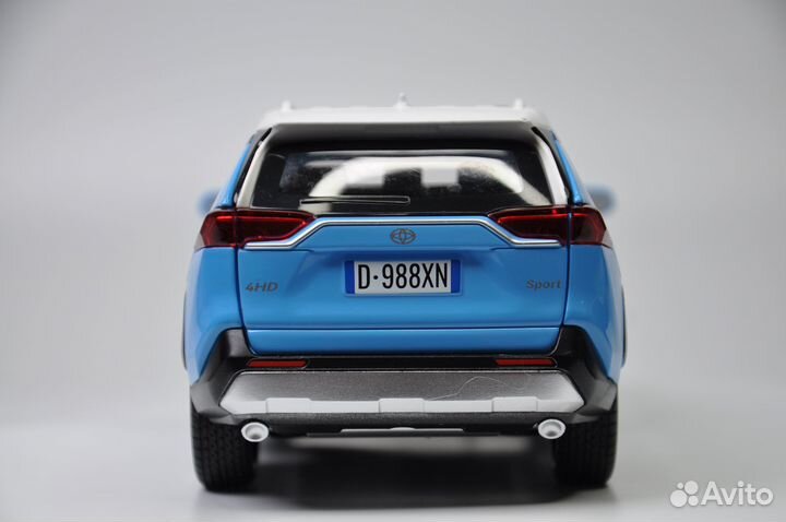Модель авто Toyota RAV4 V (XA50) 1:24 металл