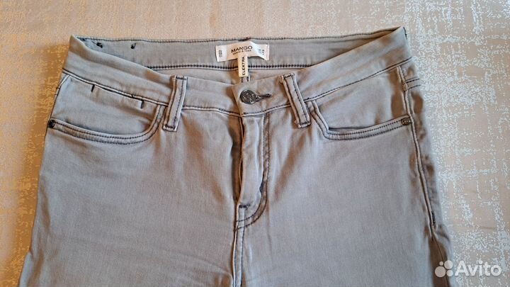 Серые джинсы Mango