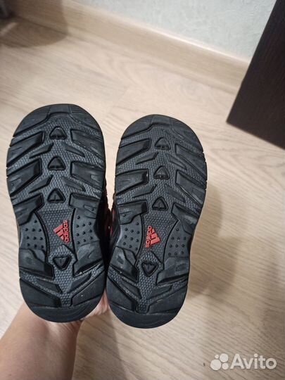 Ботинки adidas 23