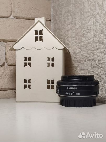 Объектив Canon EF-S 24mm f/2.8 STM