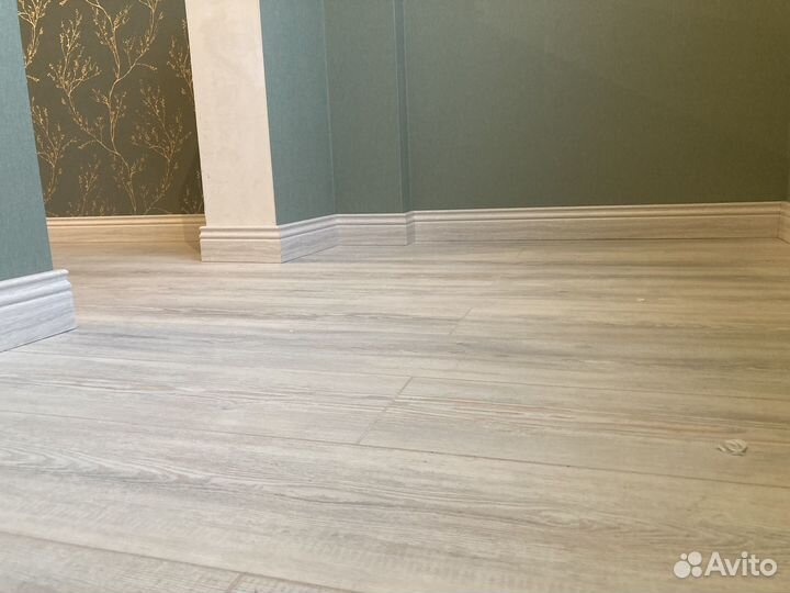 Установщик плинтусов