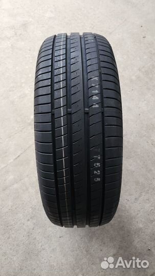 Nexen N'Fera RU5 215/60 R17 96H