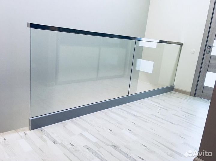 Стеклянное ограждение, перила для лестницы