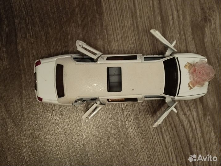 Продаётся моделька свадебный лимузин