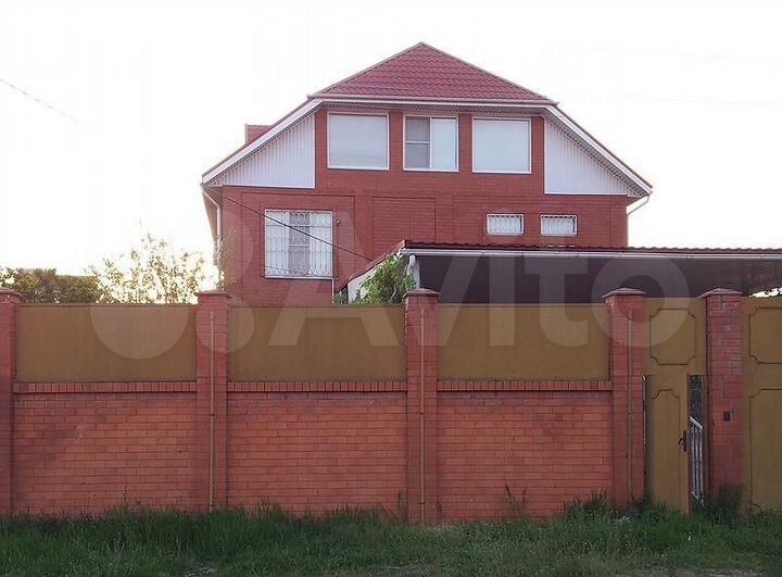 Коттедж 500 м² на участке 6 сот.