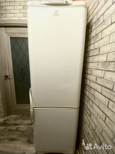 Холодильник indesit рабочий