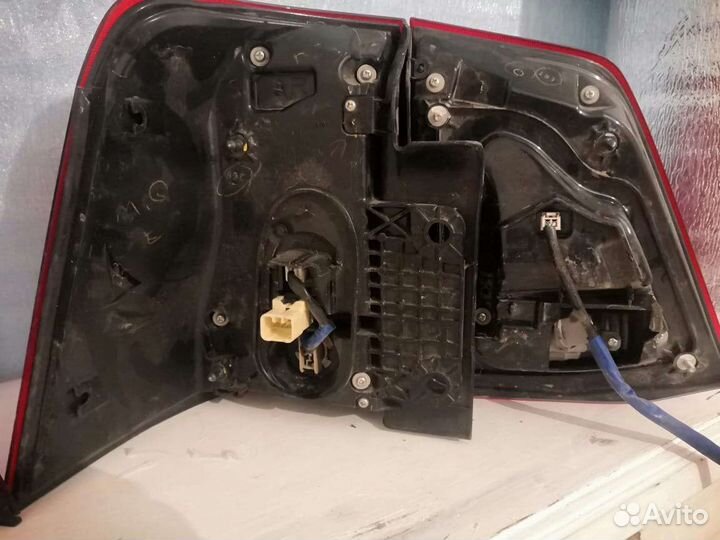 Задние фары на toyota land cruiser200