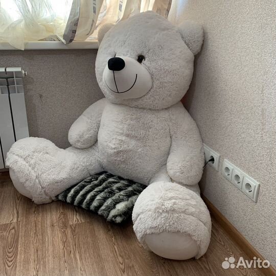 Мягкий большой медведь белый