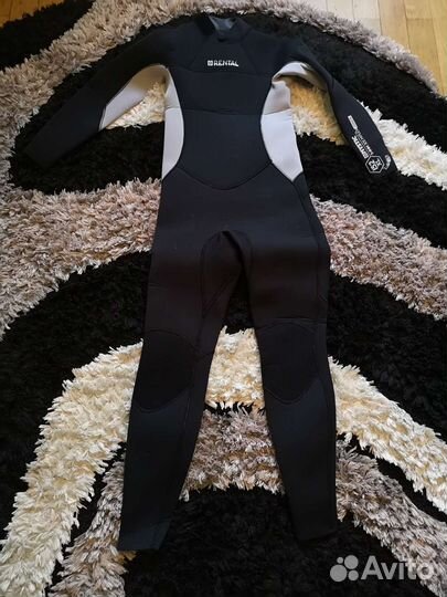 Гидрокостюм