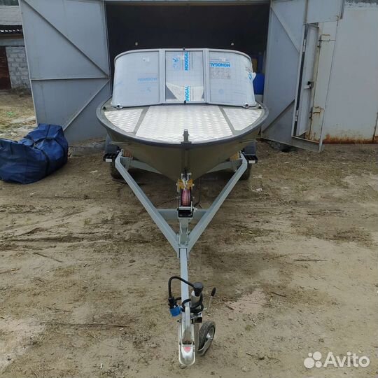 Моторная лодка Днепр