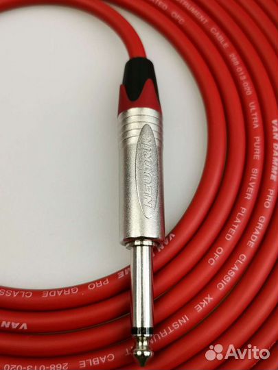 Красный гитарный кабель Van Damme