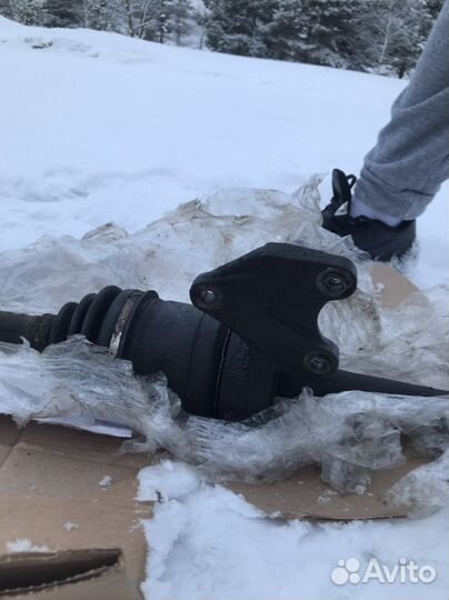 Привод правй передний Ниссан Блюберд HU-14