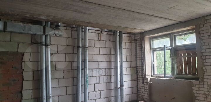 Здание, 5600 м²