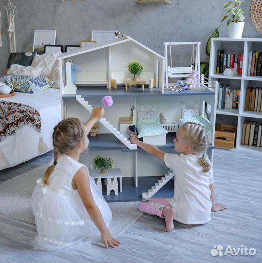 Кукольный домик с мебелью