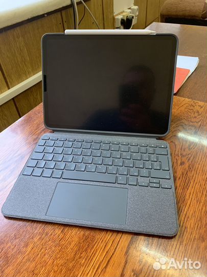 Чехол клавиатура logitech combo touch iPad pro 11
