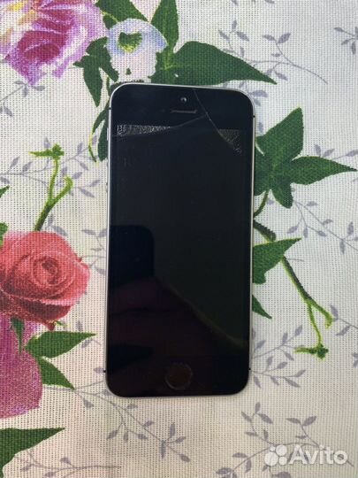 iPhone SE, 32 ГБ