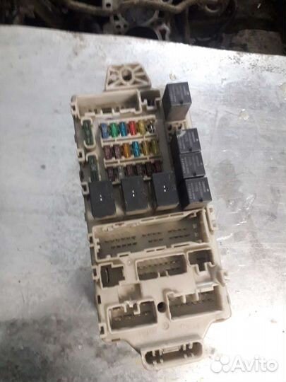 Блок предохранителей салонный Lancer 9 1.6