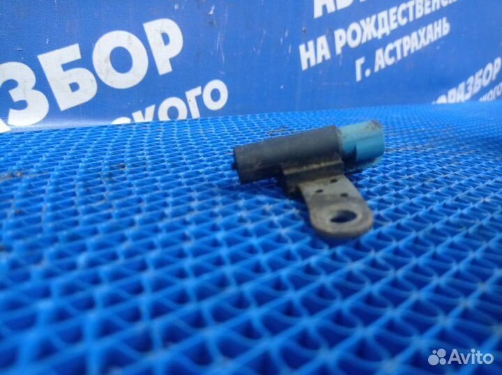 Датчик положения коленвала Renault Megane 1 седан