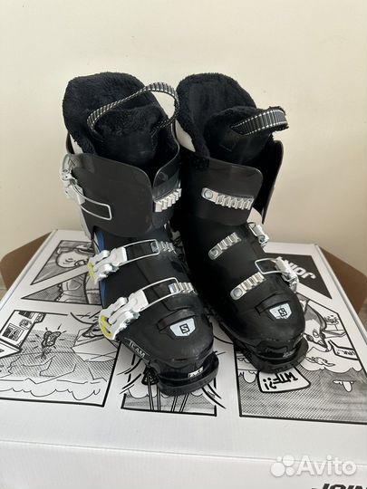 Горнолыжные ботинки 24,5