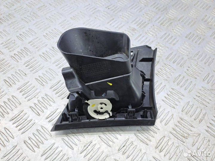 Дефлектор воздушный левый Renault Fluence 1.6