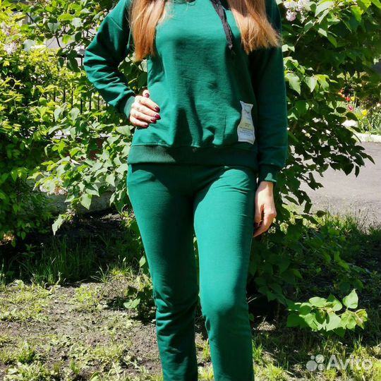 Спортивный костюм женский