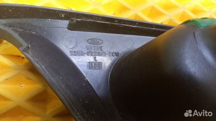 Накладка передней левой ручки Ford Mondeo 2