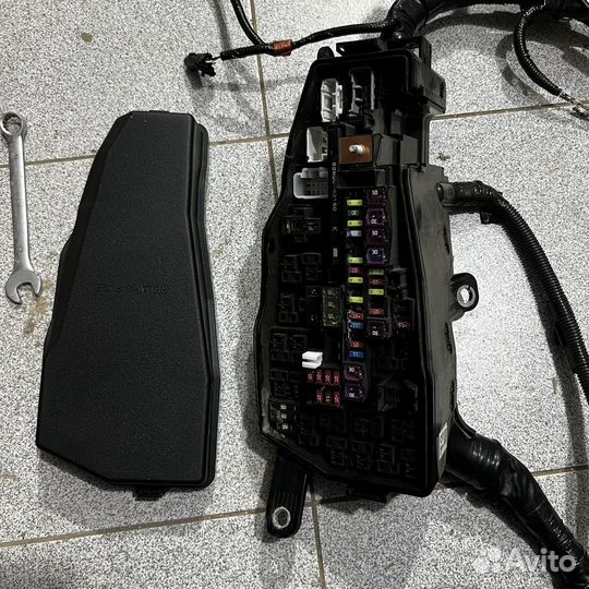 Блок предохрнателей Камри 70/75 всборе