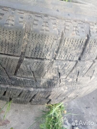 Bridgestone Blizzak Revo GZ 225/60 R17 90F