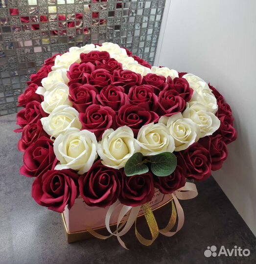 Сердце. Мыльные розы 53шт.Сердце из мыльных цветов