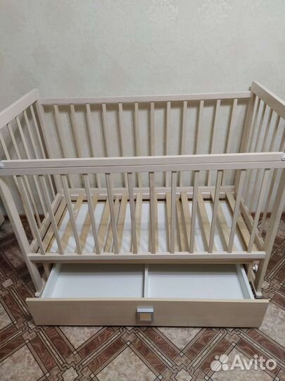 Кроватка детская с бортиками и матрацем