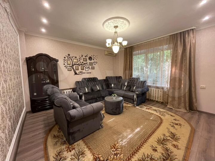 3-к. квартира, 83 м², 1/4 эт.