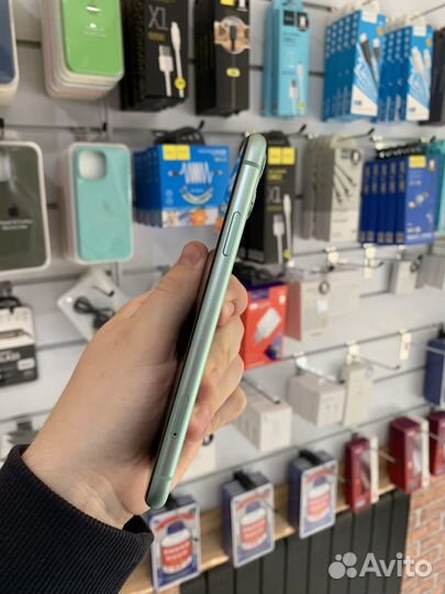 iPhone 11, 64 ГБ