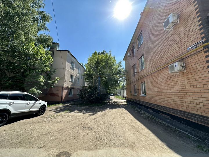 2-к. квартира, 42 м², 1/3 эт.