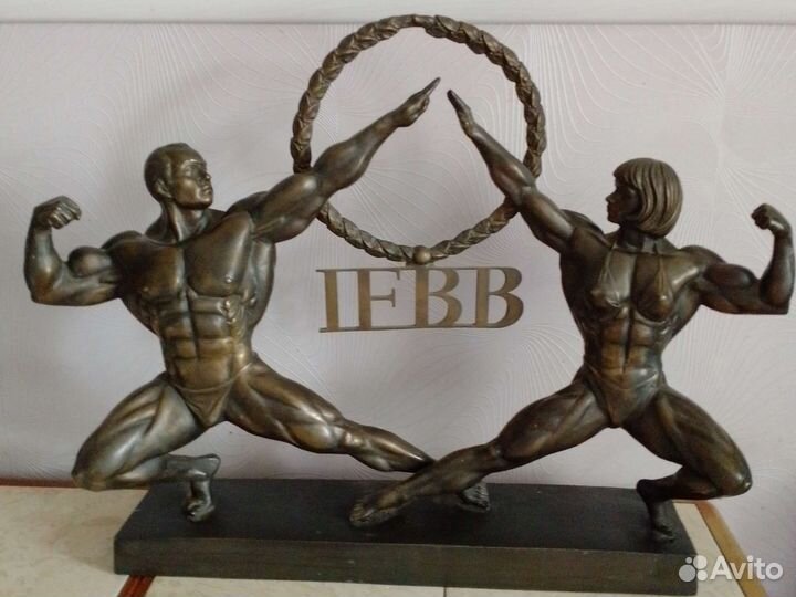 Бронзовая статуэтка