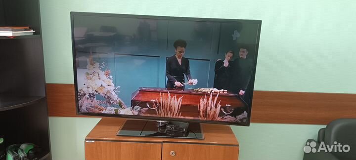 Телевизор samsung