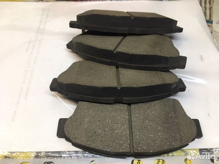 Тормозные колодки toyota 04465-33210