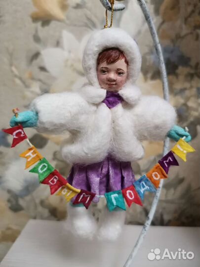Девочка в пушистой шубке