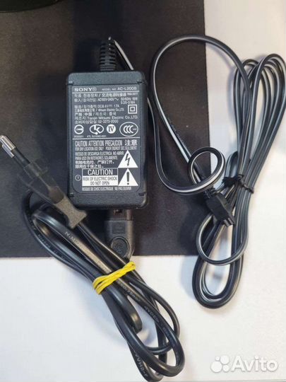 Продам Видеокамеру Sony торг уместен